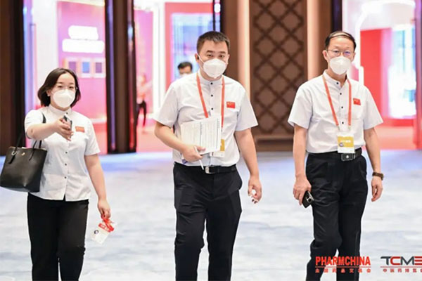 j9游戏造药总裁杨连民、执行总裁李昆 j9游戏造药总裁杨连民、执行总裁李昆
